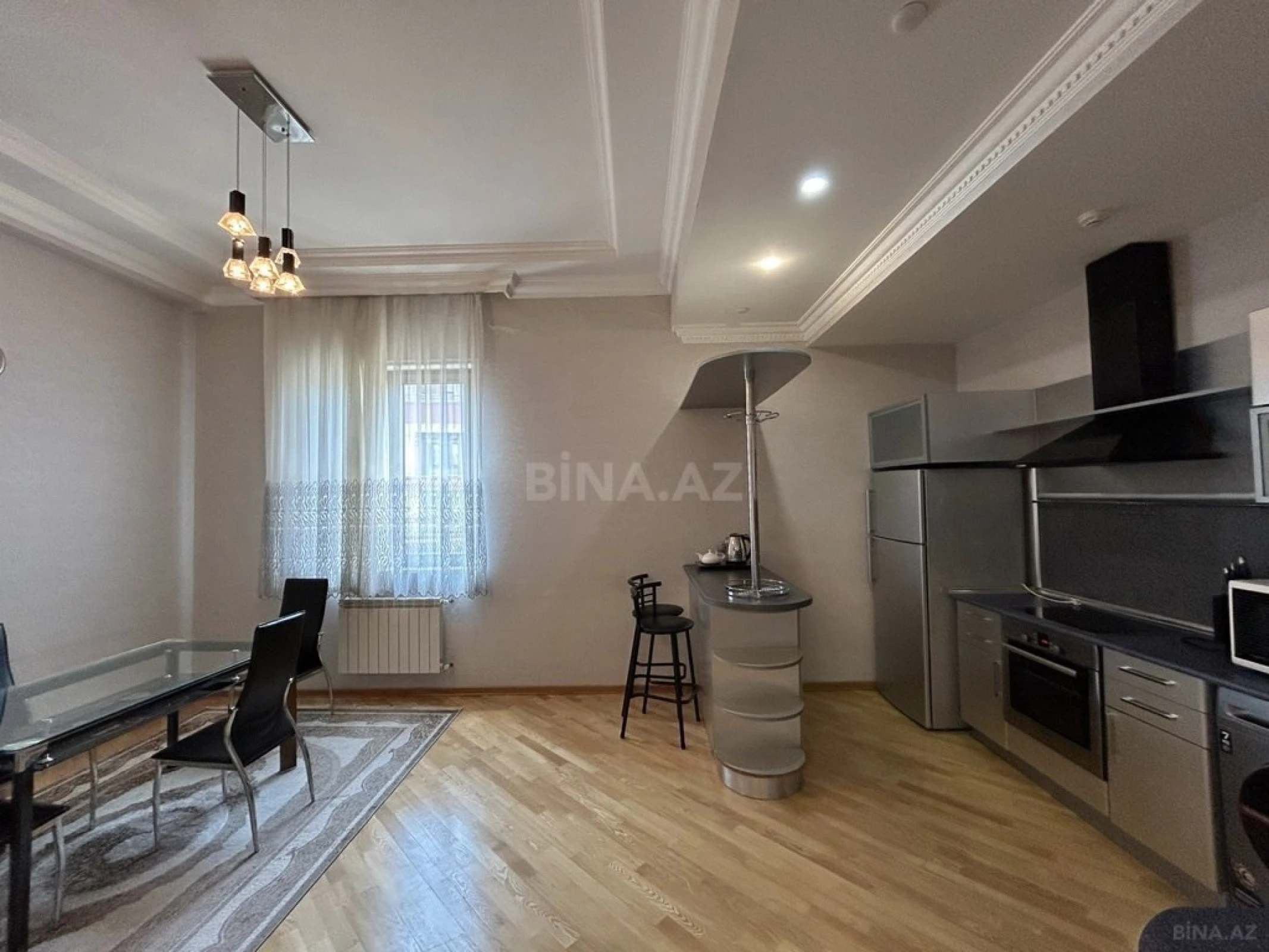 Kirayə verilir 3 otaqlı mənzil 190 m²