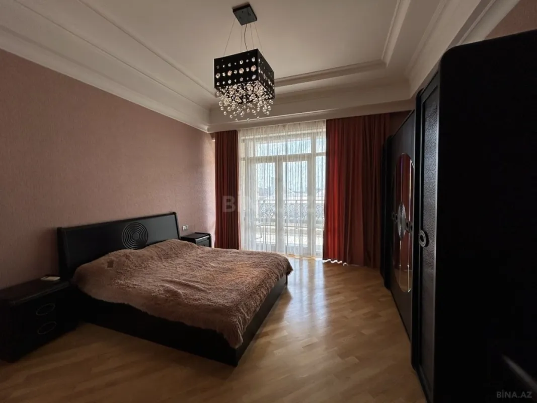 Kirayə verilir 3 otaqlı mənzil 190 m²