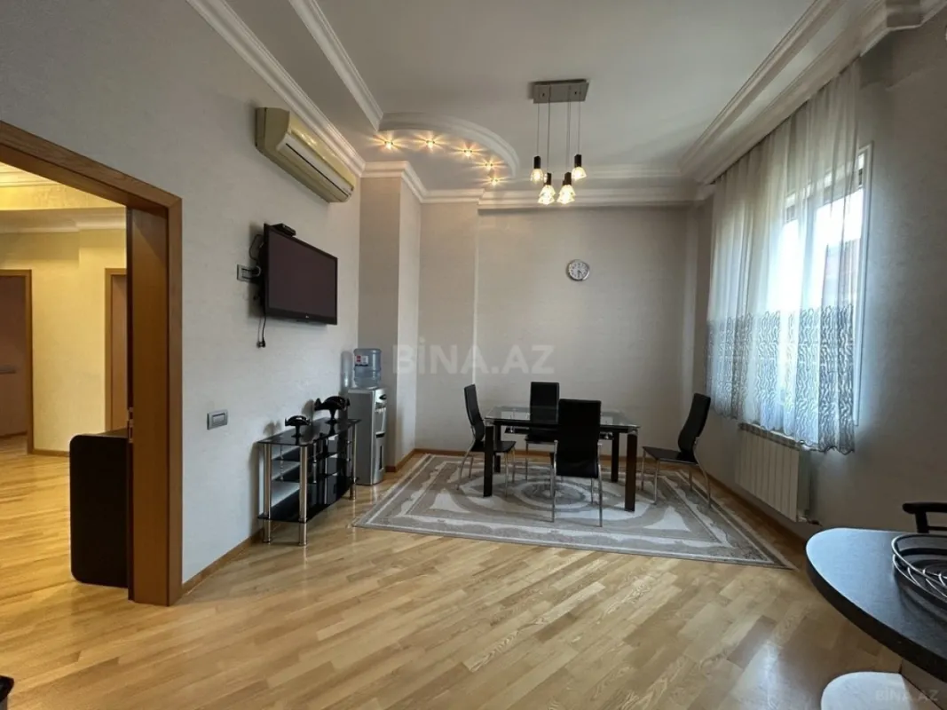 Kirayə verilir 3 otaqlı mənzil 190 m²