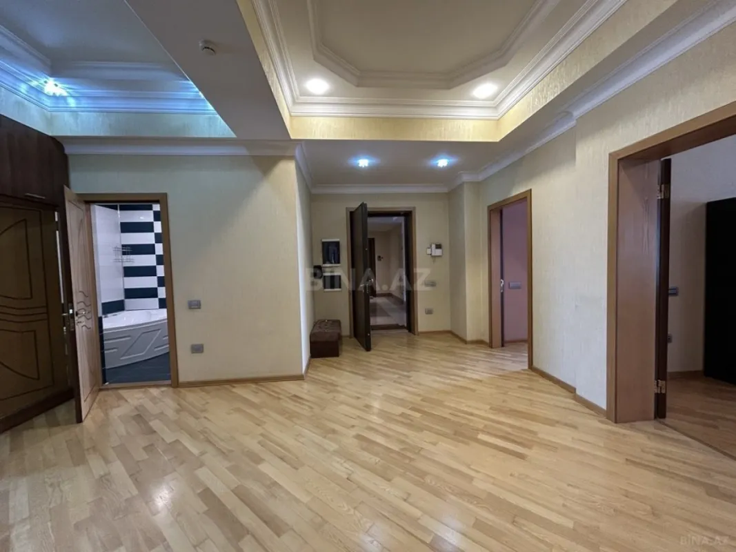 Kirayə verilir 3 otaqlı mənzil 190 m²
