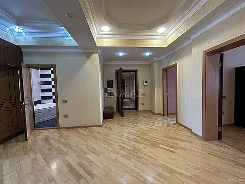 Kirayə verilir 3 otaqlı mənzil 190 m²