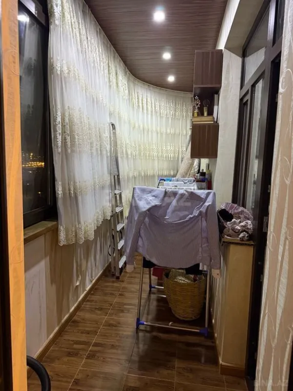 Satılır 3 otaqlı mənzil 147 m²