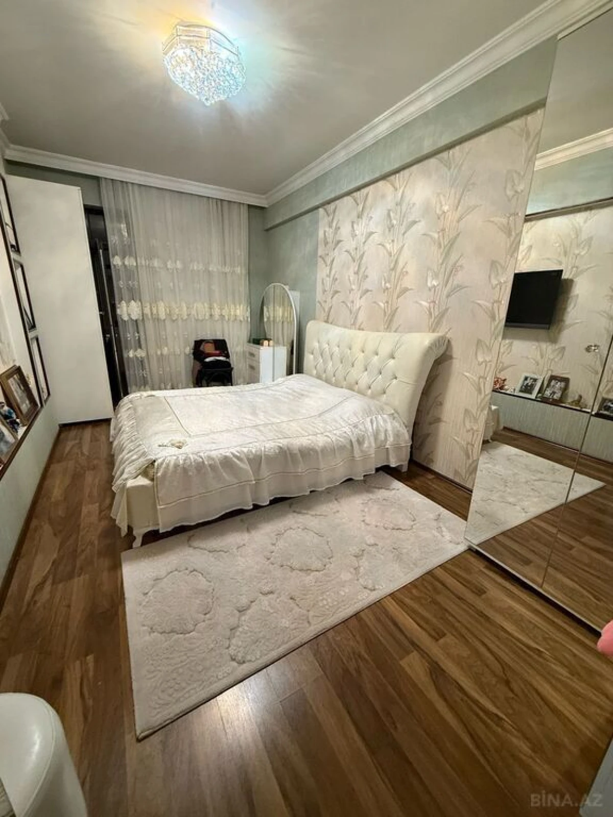 Satılır 3 otaqlı mənzil 147 m²