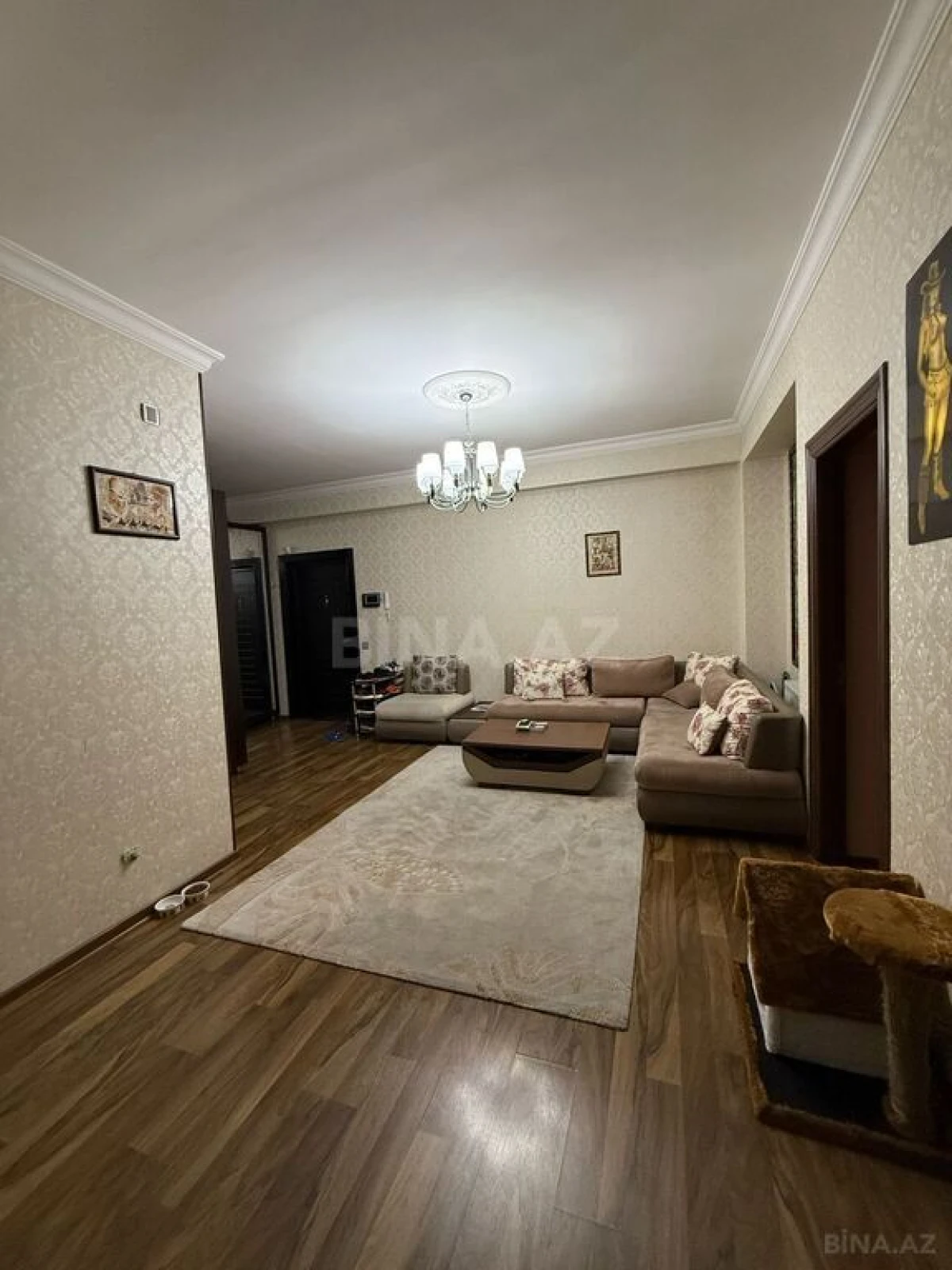 Satılır 3 otaqlı mənzil 147 m²