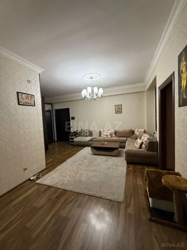 Satılır 3 otaqlı mənzil 147 m²