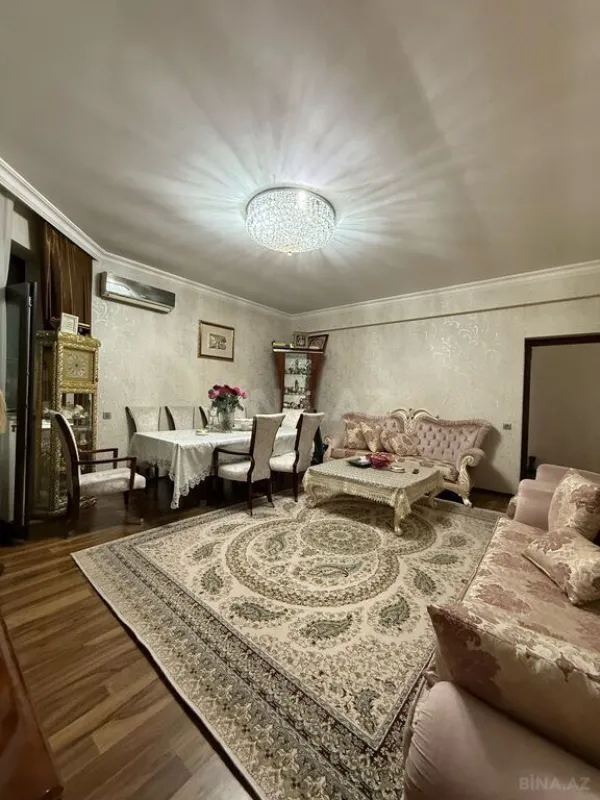 Satılır 3 otaqlı mənzil 147 m²