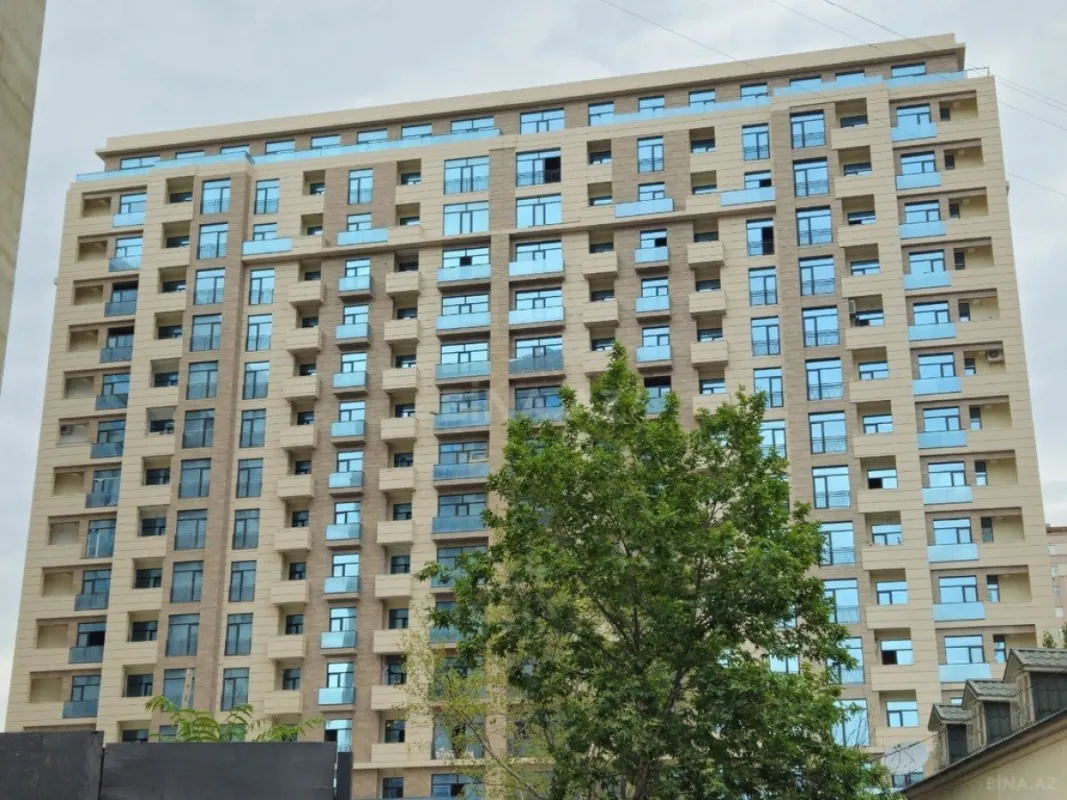 Satılır 5 otaqlı mənzil 267 m²