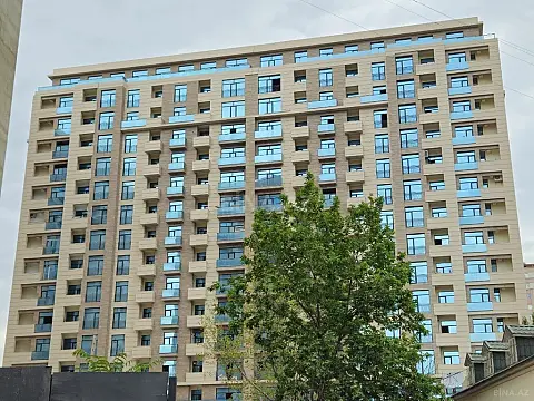 Satılır 5 otaqlı mənzil 267 m²