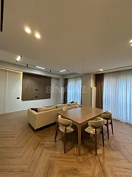 Satılır 4 otaqlı mənzil 150 m²