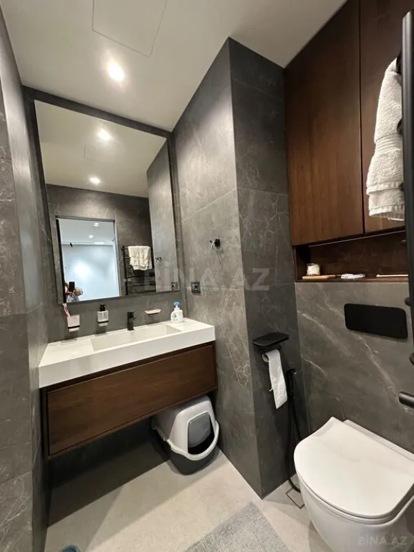 Satılır 4 otaqlı mənzil 150 m²