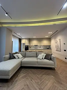 Satılır 4 otaqlı mənzil 150 m²