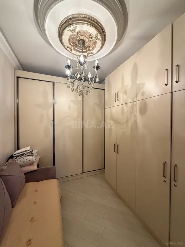 Satılır 3 otaqlı mənzil 160 m²