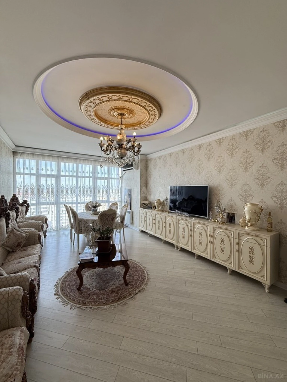 Satılır 3 otaqlı mənzil 160 m²