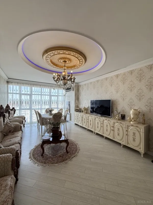 Satılır 3 otaqlı mənzil 160 m²
