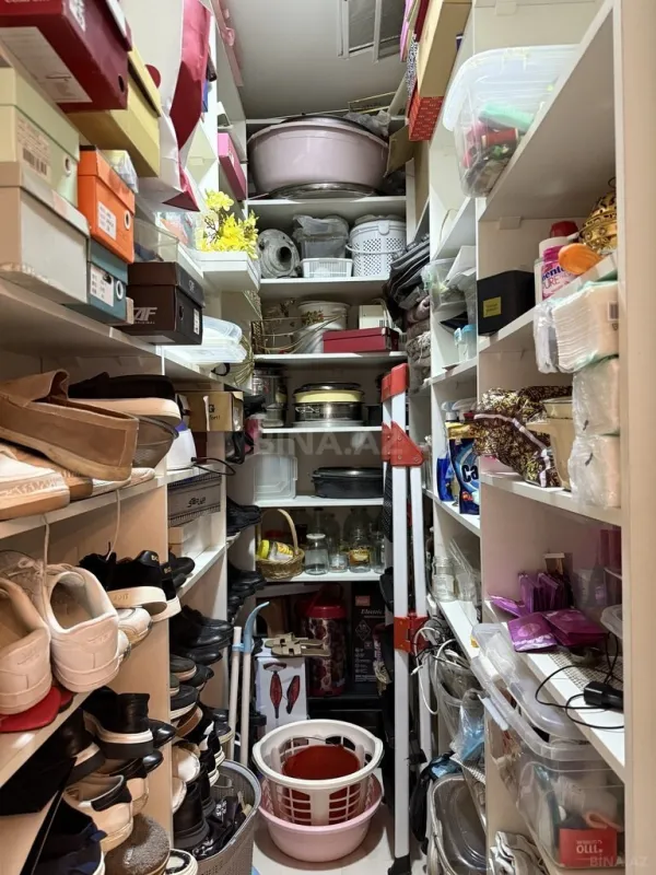 Satılır 3 otaqlı mənzil 160 m²