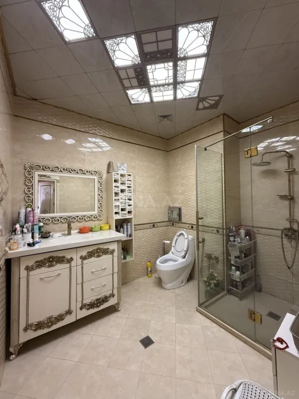 Satılır 3 otaqlı mənzil 160 m²
