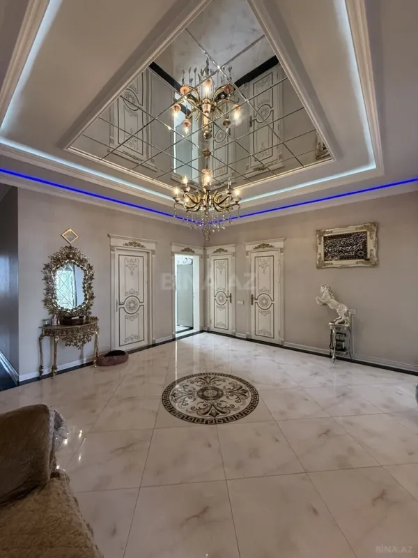 Satılır 3 otaqlı mənzil 160 m²