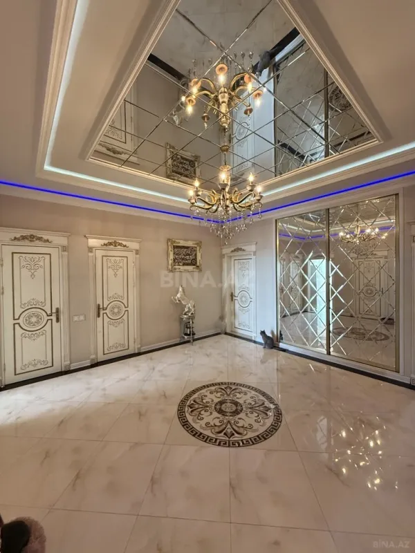 Satılır 3 otaqlı mənzil 160 m²