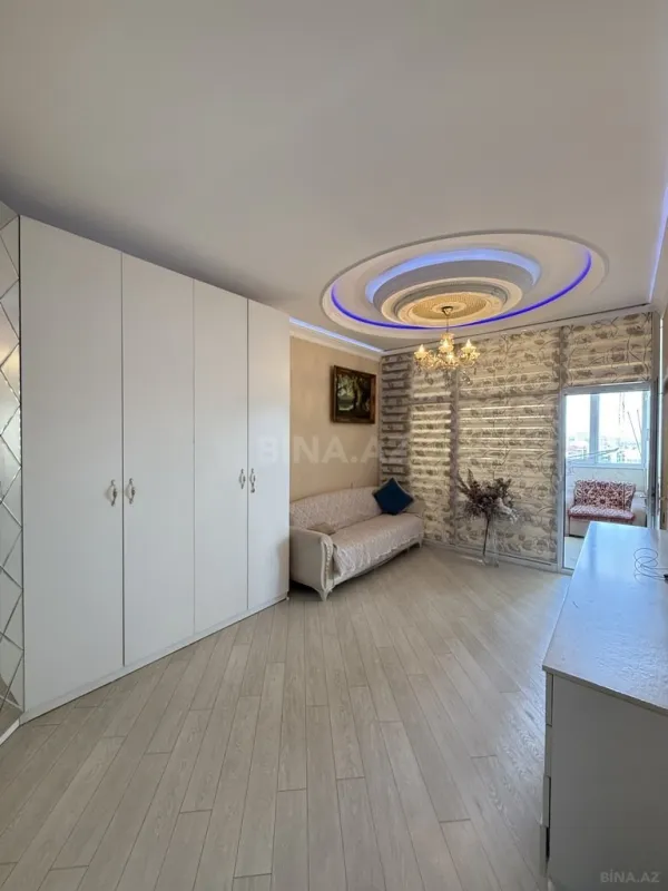 Satılır 3 otaqlı mənzil 160 m²