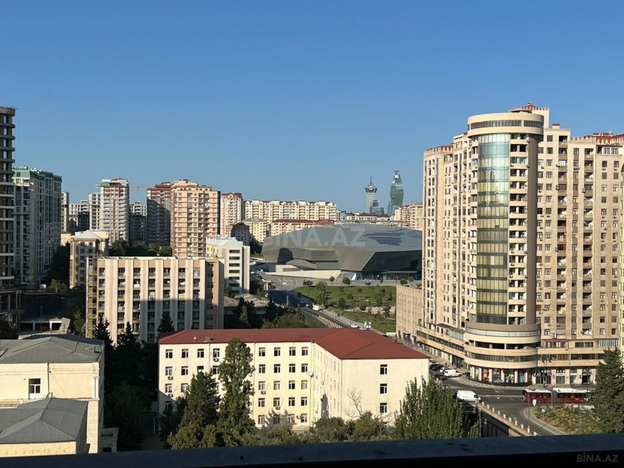 Kirayə verilir 2 otaqlı mənzil 120 m²