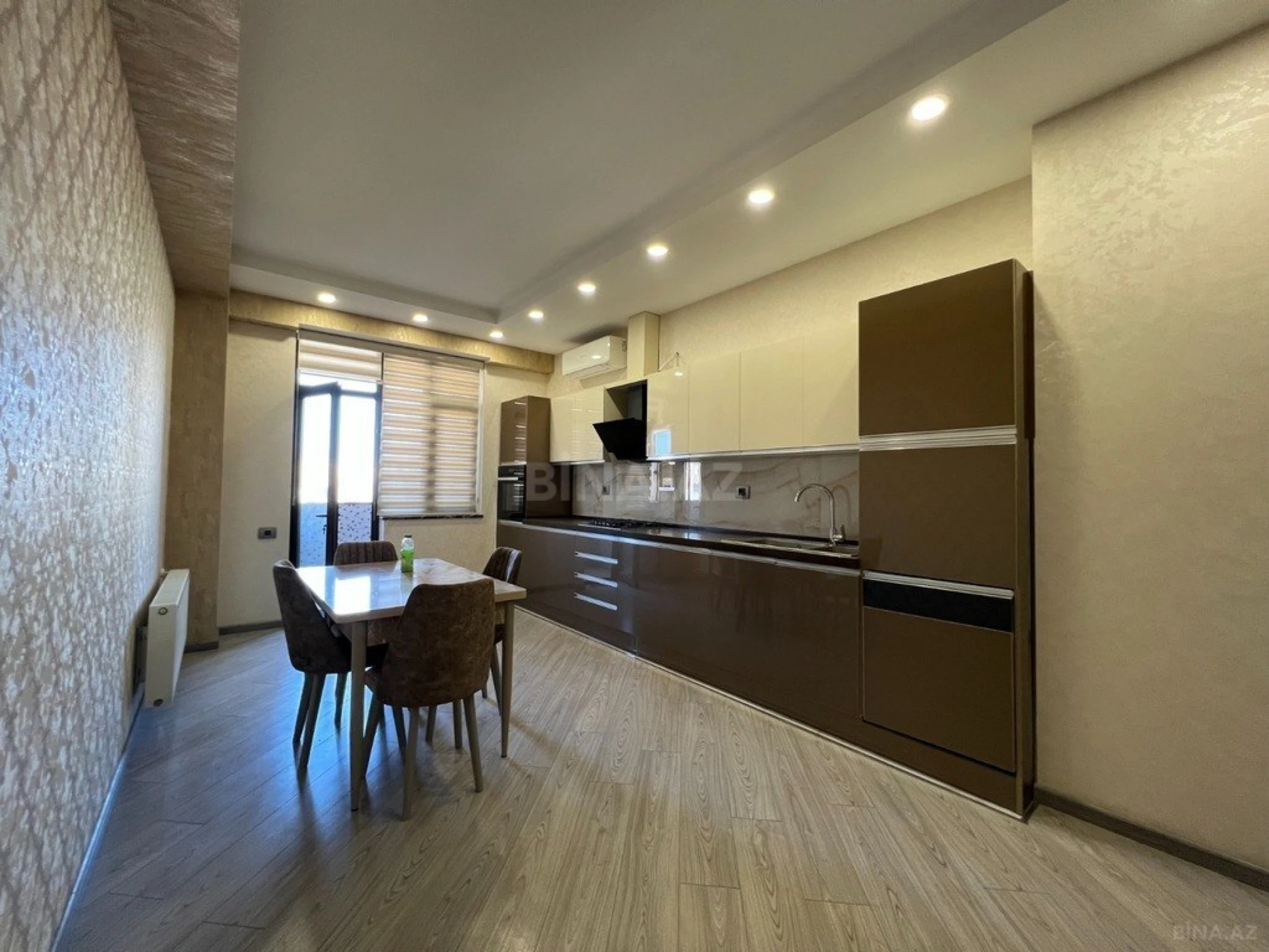 Kirayə verilir 2 otaqlı mənzil 120 m²