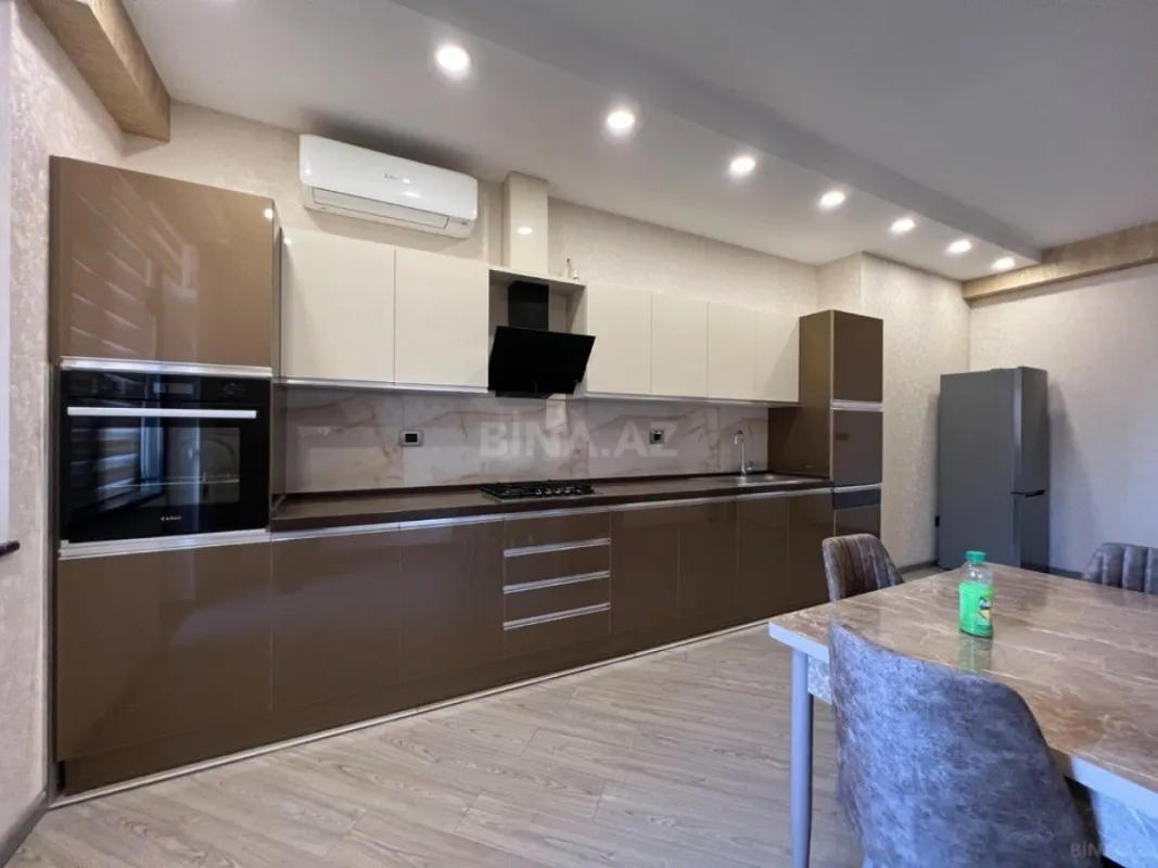 Kirayə verilir 2 otaqlı mənzil 120 m²
