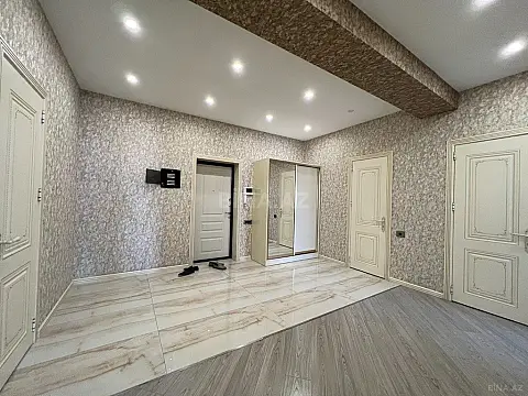 Kirayə verilir 2 otaqlı mənzil 120 m²
