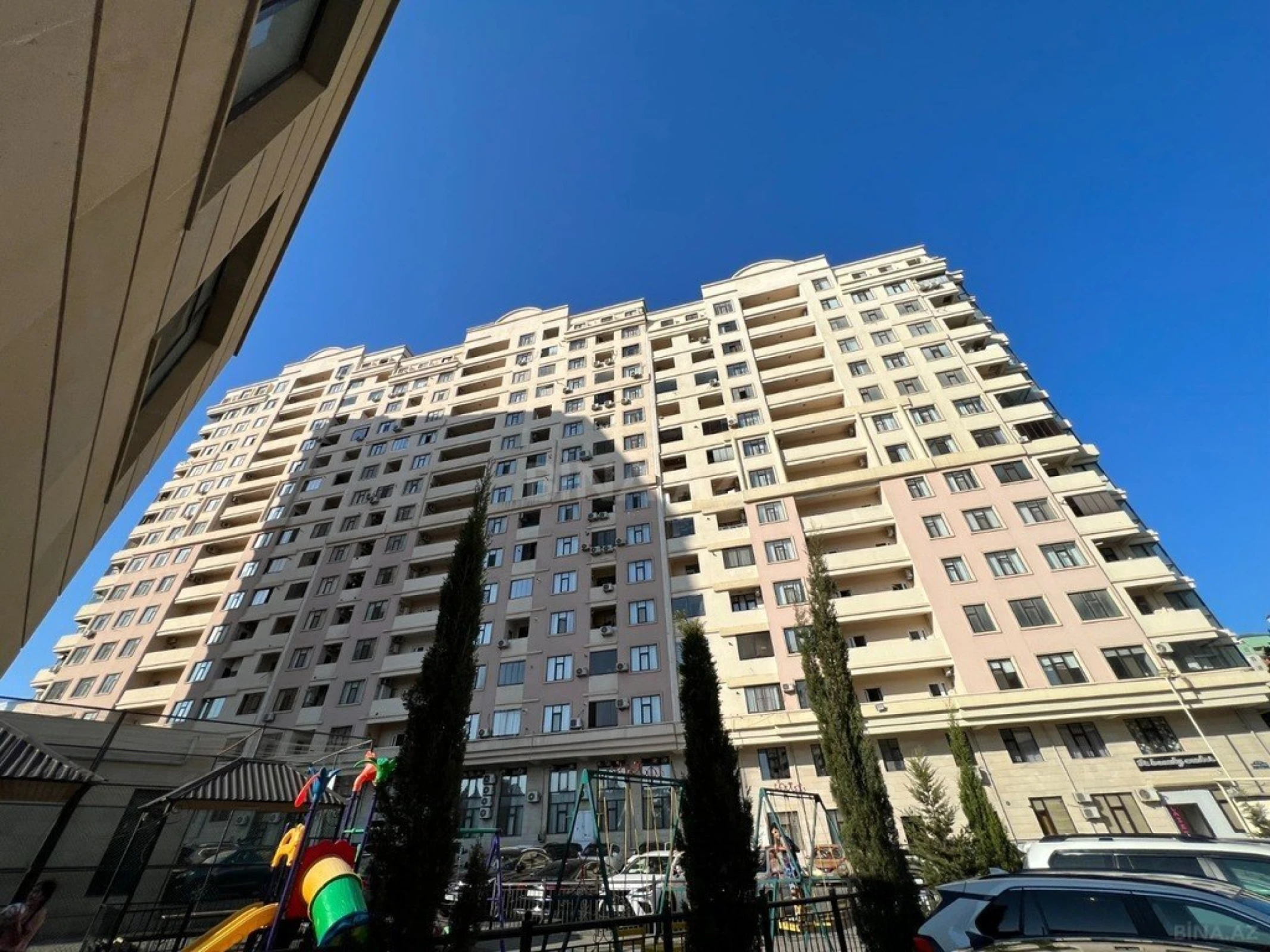 Kirayə verilir 2 otaqlı mənzil 120 m²