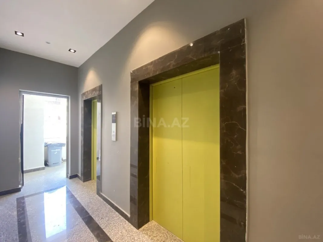 Satılır 5 otaqlı mənzil 221 m²