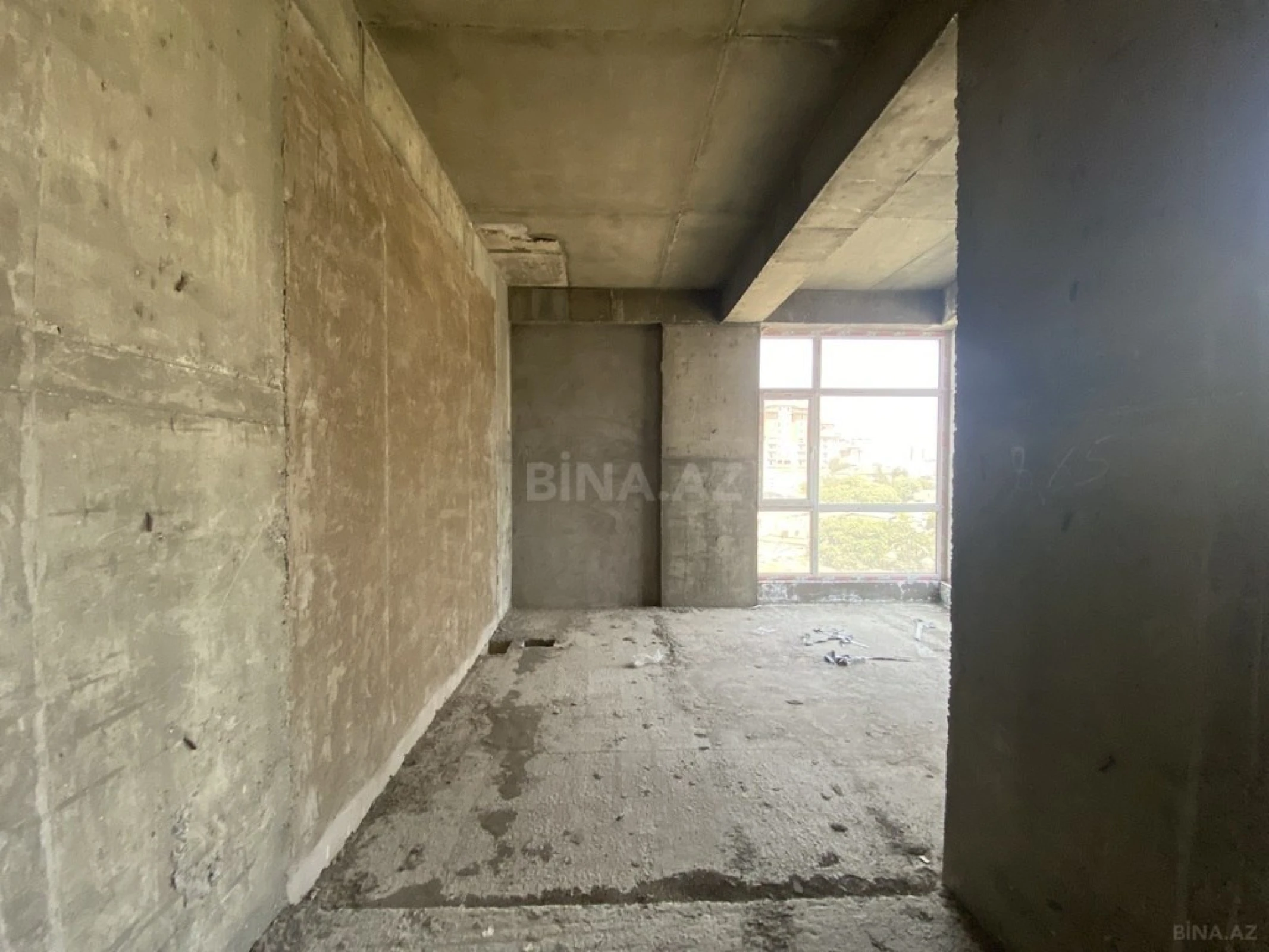 Satılır 5 otaqlı mənzil 221 m²