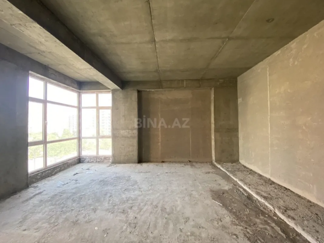 Satılır 5 otaqlı mənzil 221 m²