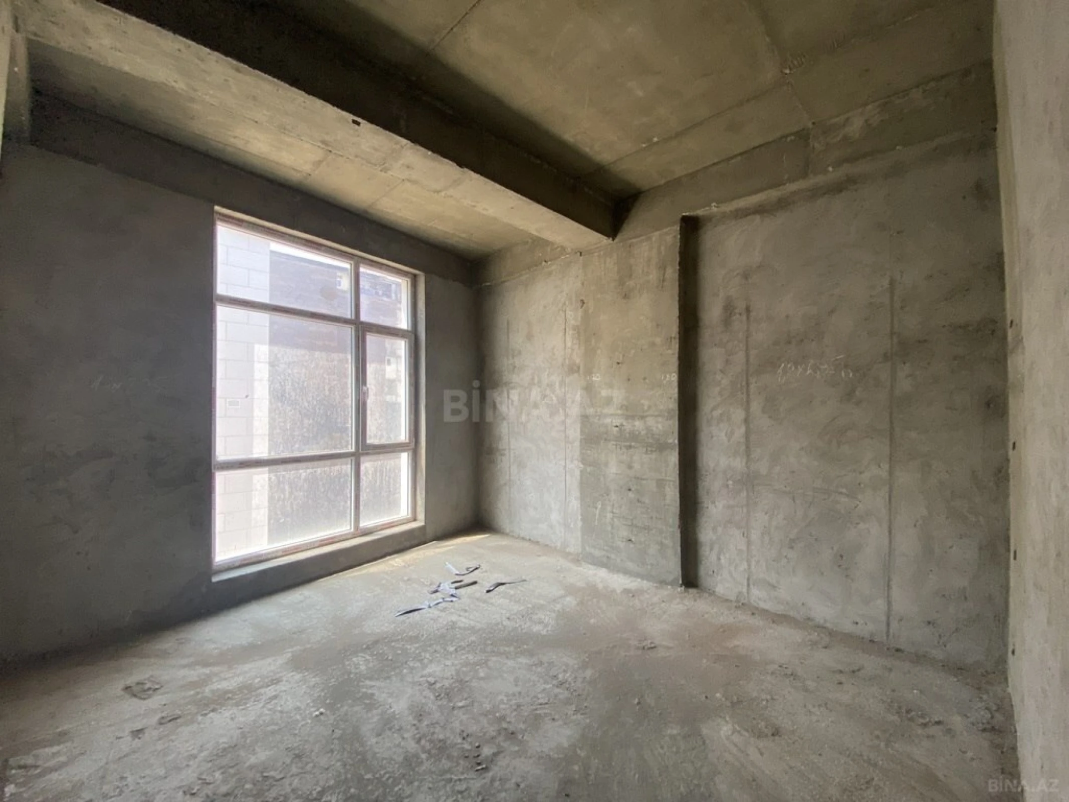 Satılır 5 otaqlı mənzil 221 m²