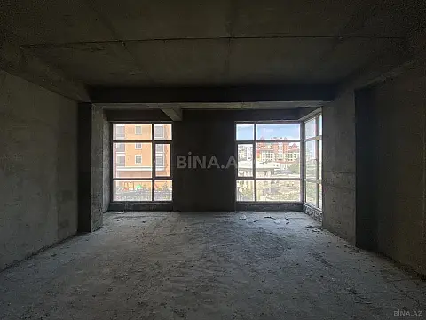 Satılır 5 otaqlı mənzil 221 m²
