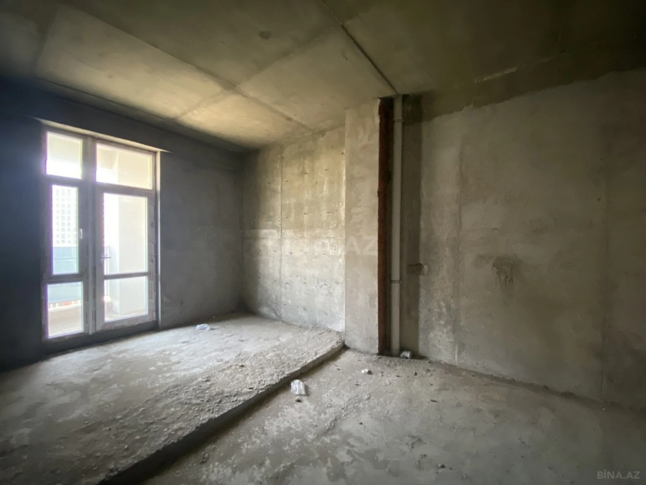 Satılır 5 otaqlı mənzil 221 m²