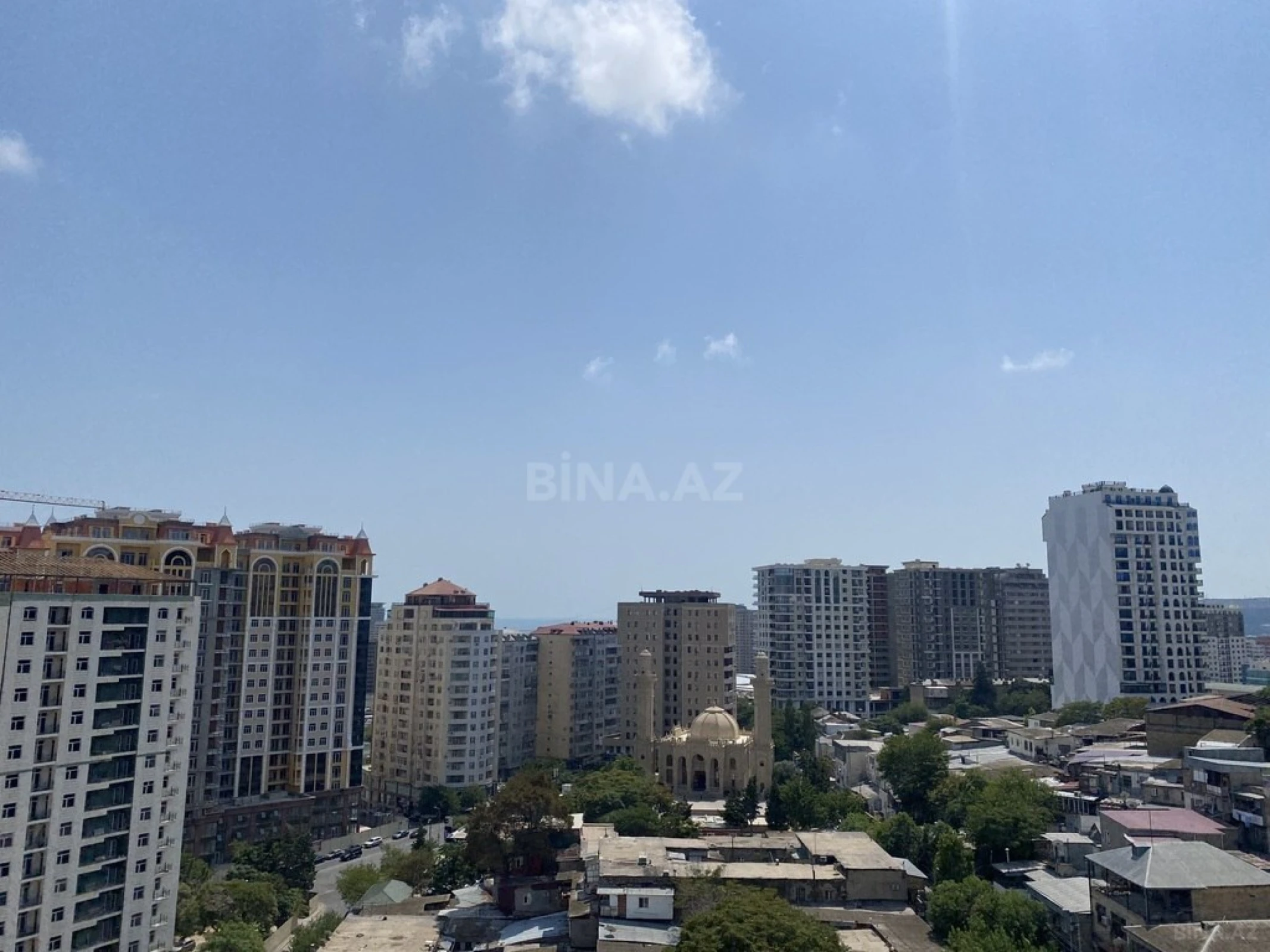 Satılır 4 otaqlı mənzil 167 m²