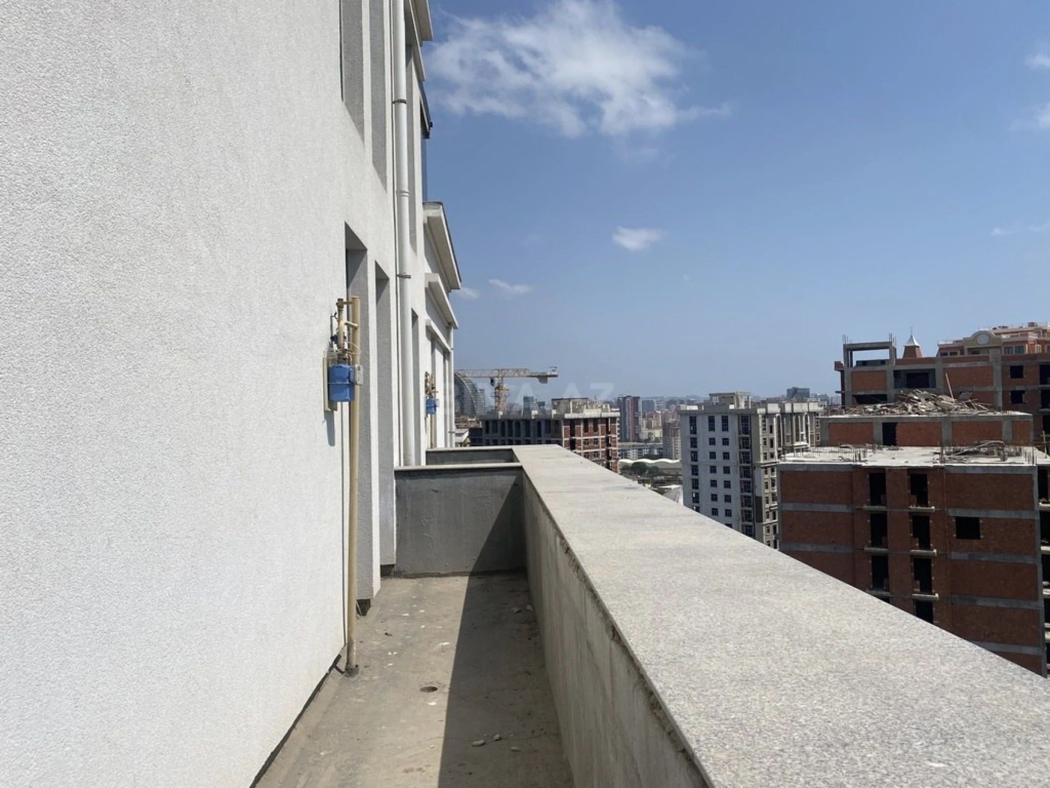 Satılır 4 otaqlı mənzil 167 m²