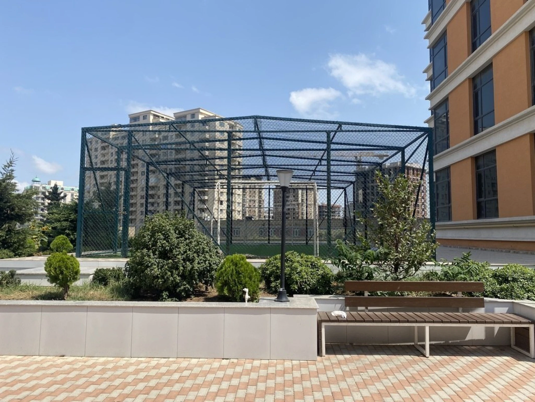 Satılır 4 otaqlı mənzil 167 m²