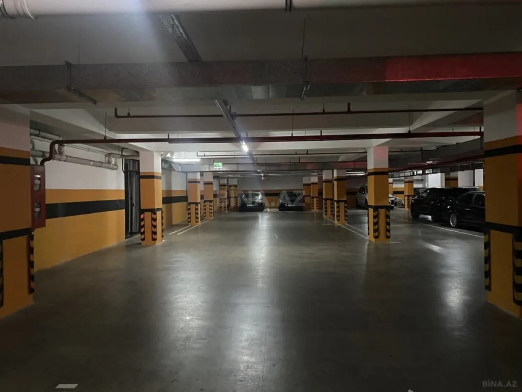 Satılır 4 otaqlı mənzil 167 m²
