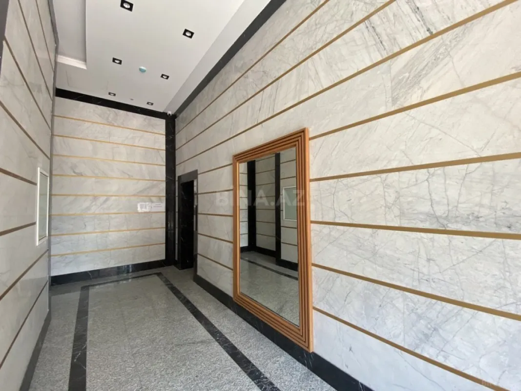 Satılır 4 otaqlı mənzil 167 m²