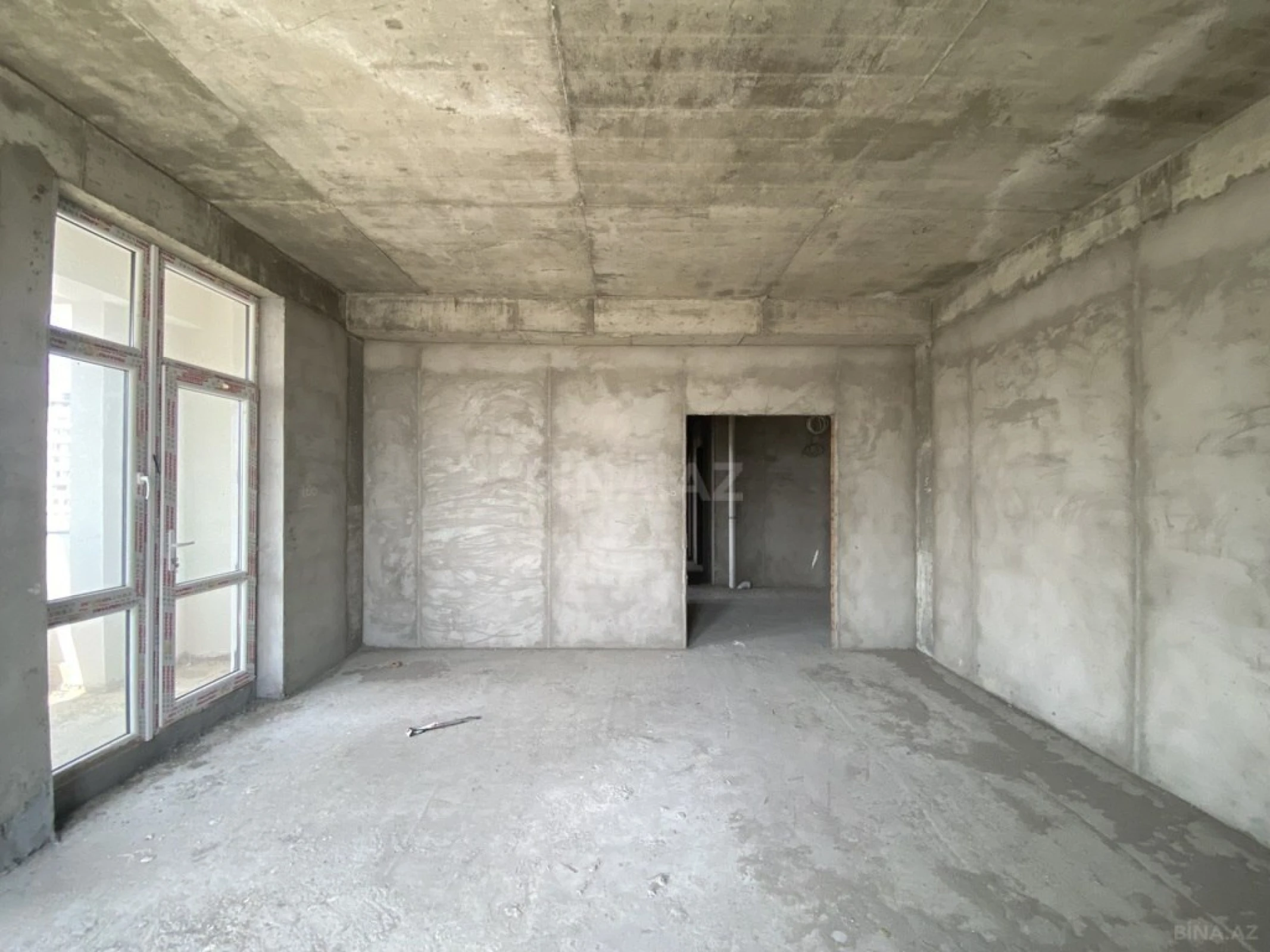 Satılır 4 otaqlı mənzil 167 m²