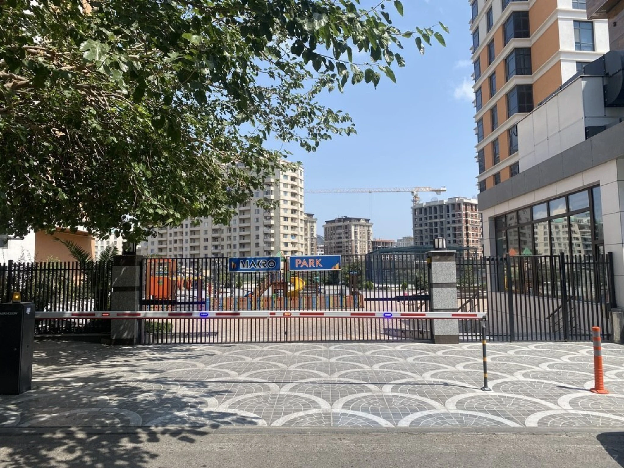 Satılır 4 otaqlı mənzil 167 m²