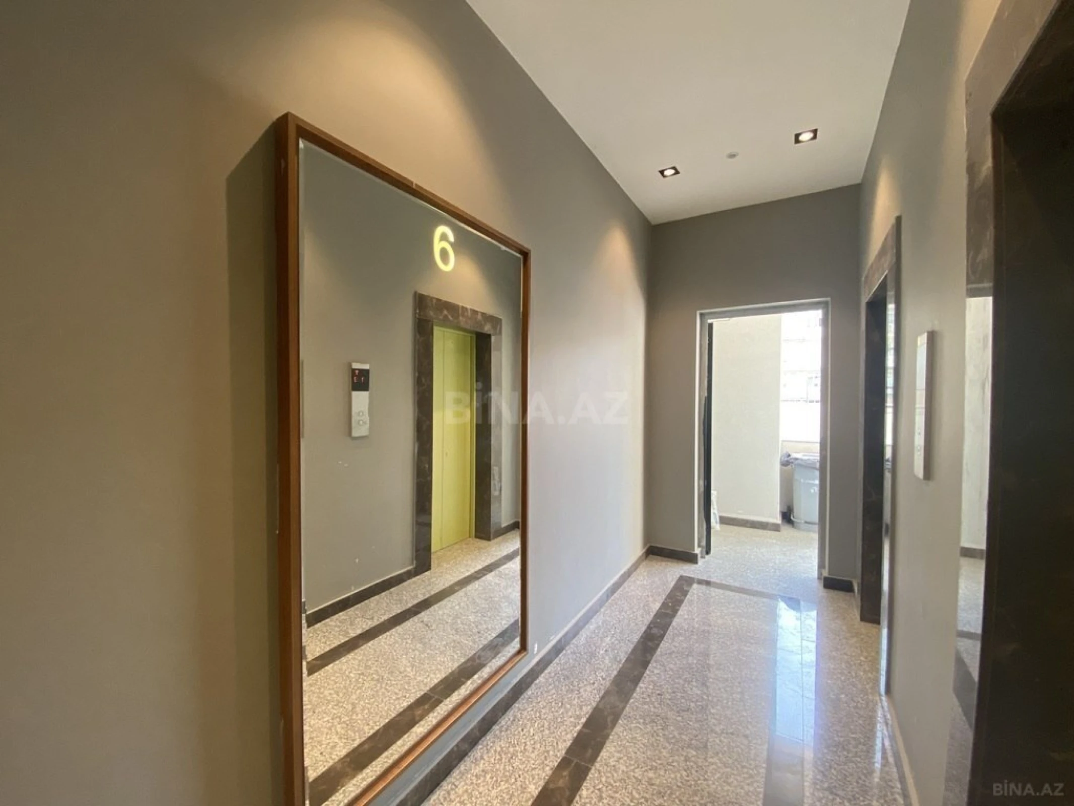 Satılır 4 otaqlı mənzil 167 m²
