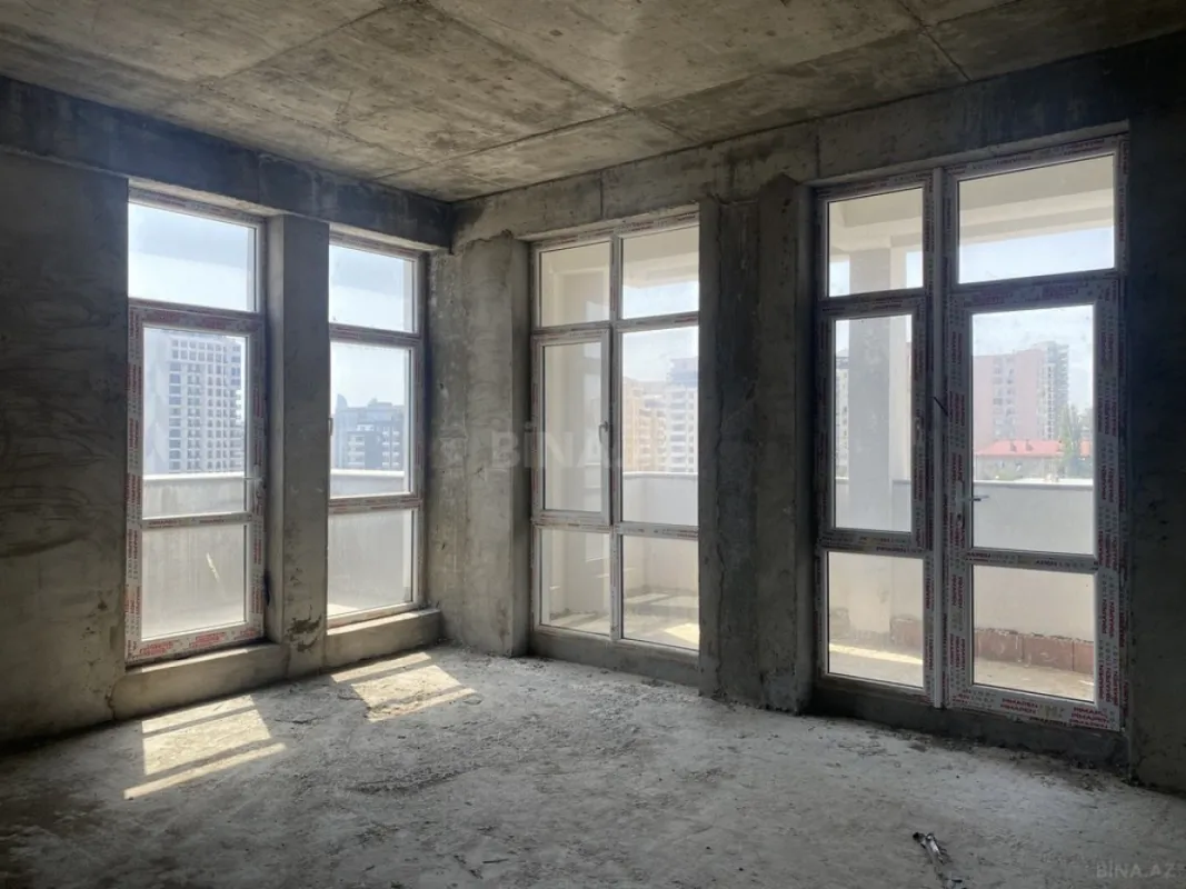 Satılır 4 otaqlı mənzil 167 m²