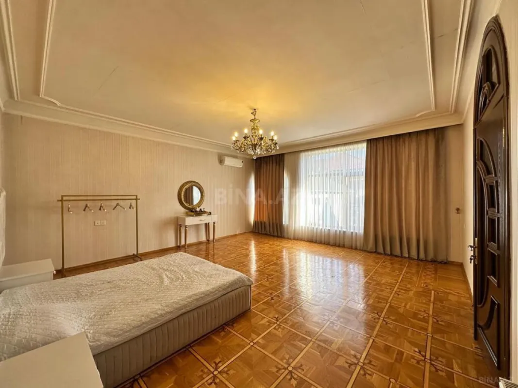 Satılır həyət evi 2000 m²