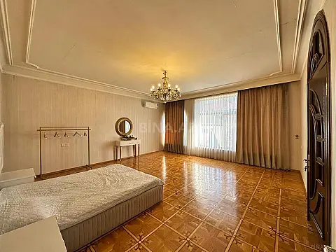 Satılır həyət evi 2000 m²