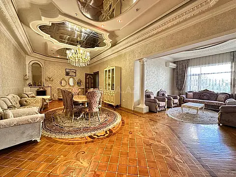 Satılır həyət evi 2000 m²