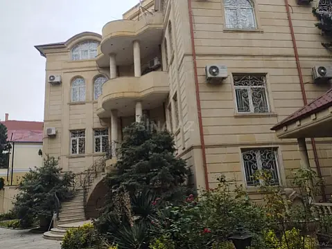 Satılır həyət evi 2000 m² — Bakı, Nizami 2000.00 m²