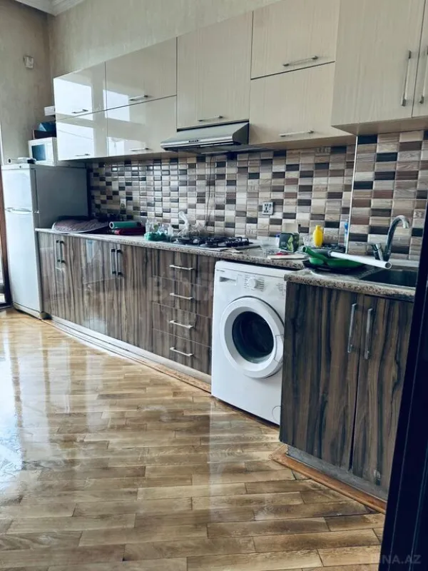 Kirayə verilir 2 otaqlı mənzil 76 m²