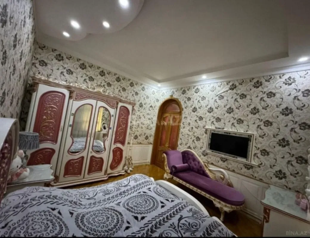 Satılır 8 otaqlı həyət evi 600 m²