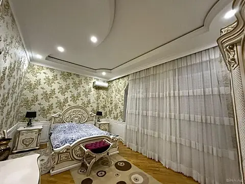 Satılır 8 otaqlı həyət evi 600 m²